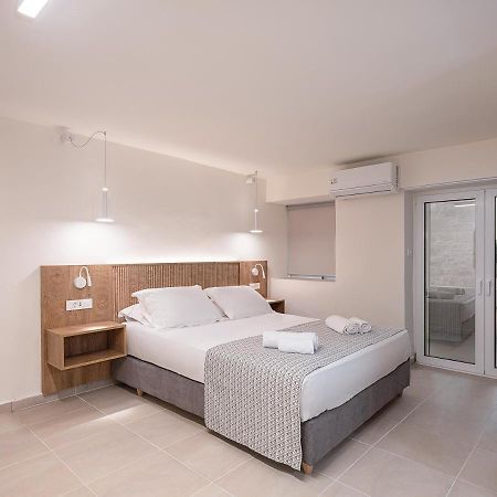 פלאסרנה Casa D'Irene Deluxe Hotel מראה חיצוני תמונה