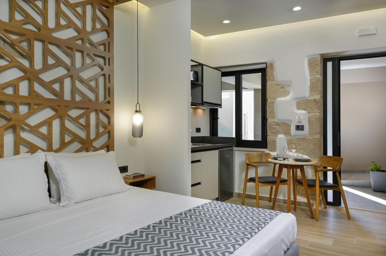 פלאסרנה Casa D'Irene Deluxe Hotel מראה חיצוני תמונה