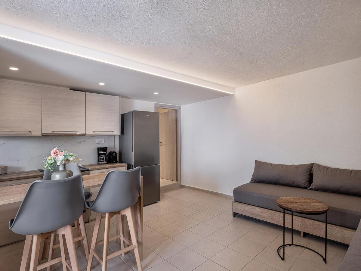 פלאסרנה Casa D'Irene Deluxe Hotel מראה חיצוני תמונה